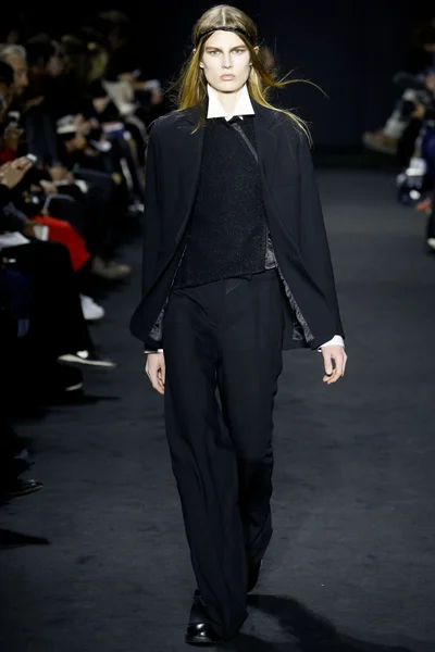 Look 1